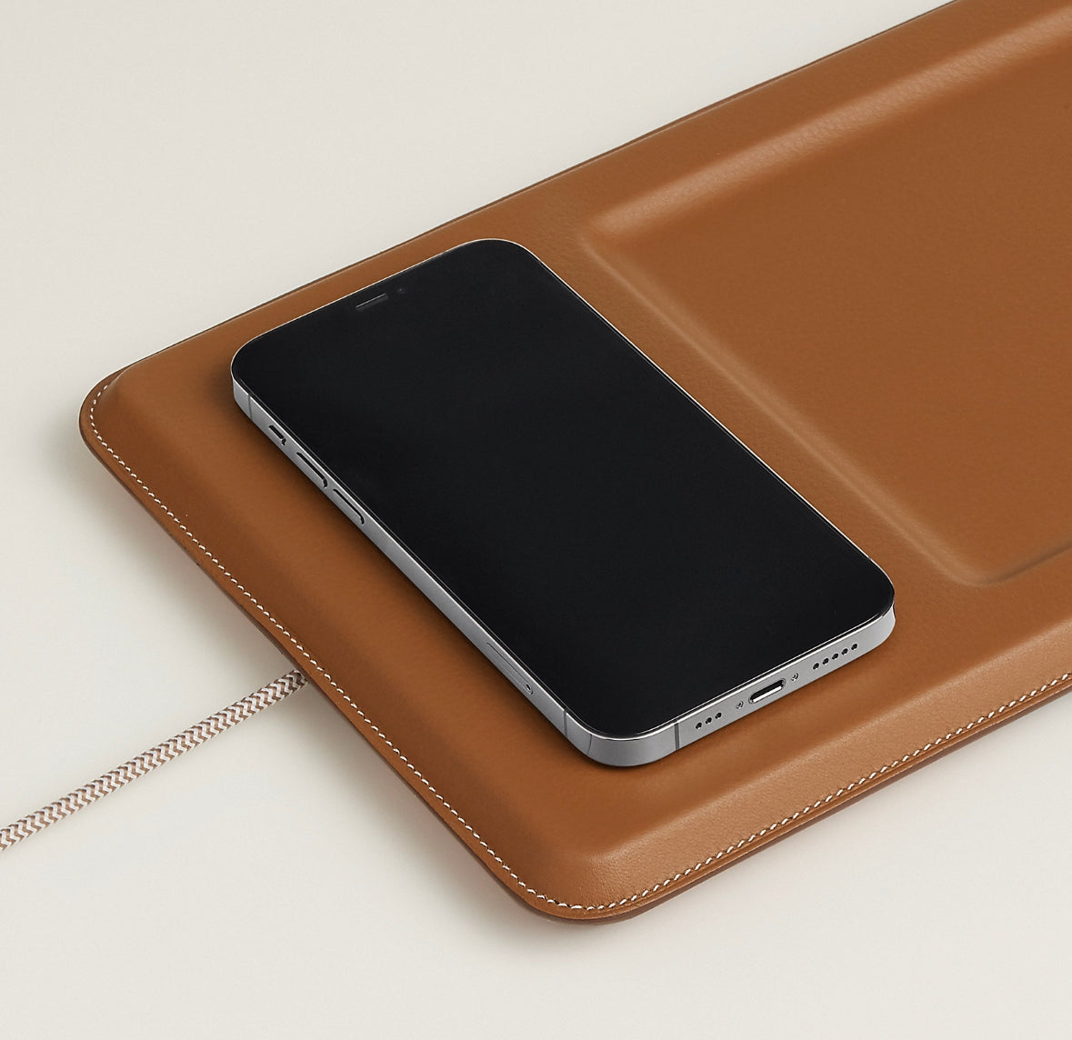 Hermès Rouge H Taurillon Volt'H Wireless Charging Change Tray